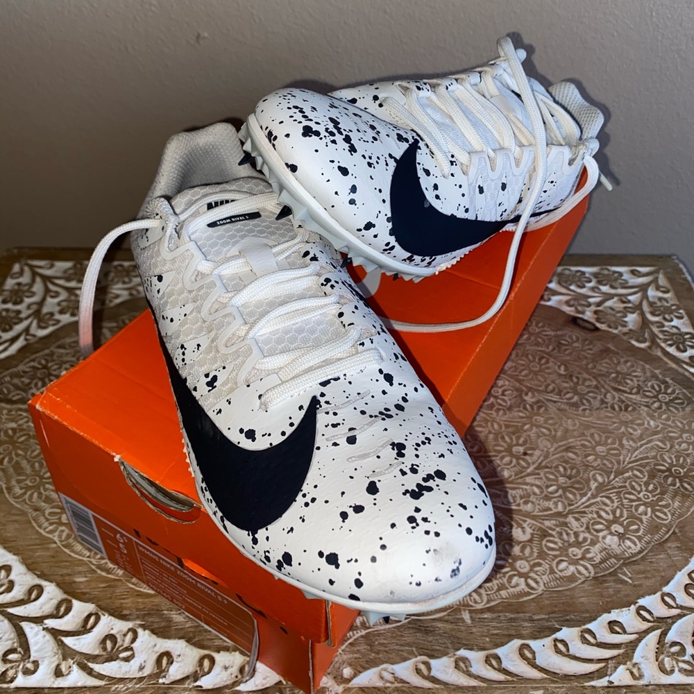 Polk a dot nike sprinter spikes. Worn one time.